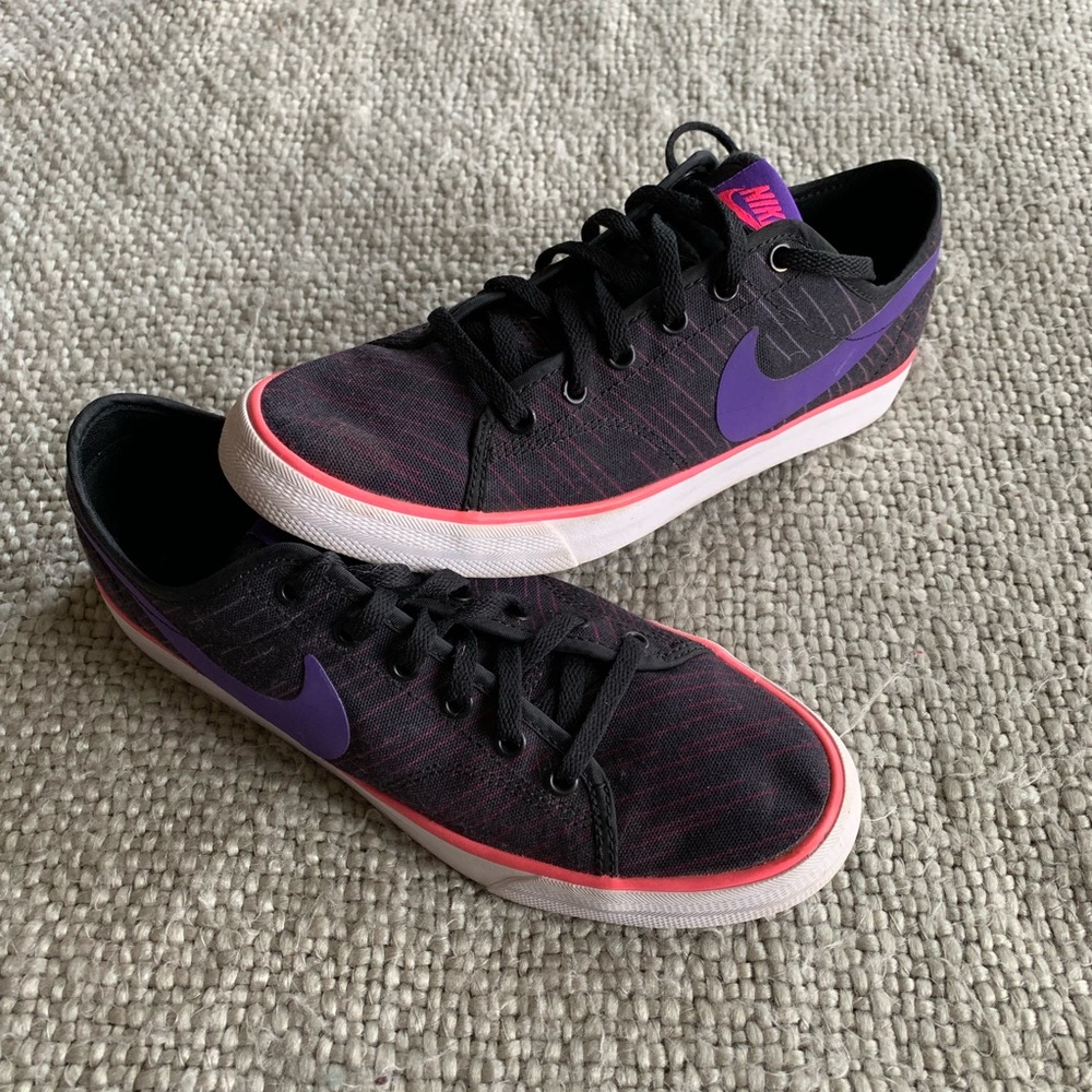 Nike sneakers - Picture 1 of 7